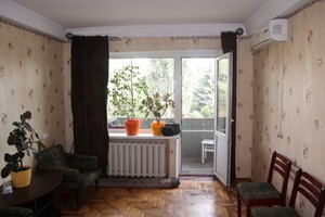 Довгострокова оренда квартири, Запоріжжя, р‑н. Дніпровський (Ленінський), Михайлова вулиця, буд. 19