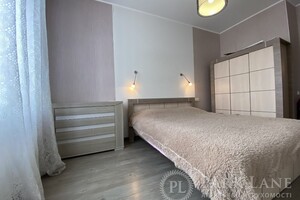 Продается 1-комнатная квартира 52 кв. м в Киеве, Щекавицкая улица