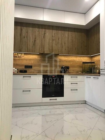 Здається в оренду 2-кімнатна квартира 48 кв. м у Києві, вул. Зарічна