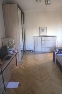 Продается 3-комнатная квартира 72 кв. м в Киеве, ул. Академика Доброхотова