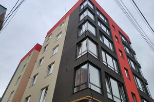 Продается 1-комнатная квартира 50 кв. м в Ивано-Франковске, ул. Железнодорожная