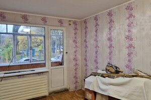 Продается 3-комнатная квартира 55 кв. м в Чернигове, Олега Кошевого улица