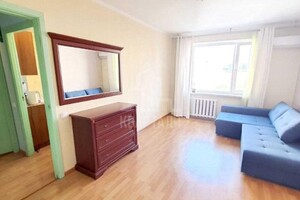 Продается 1-комнатная квартира 45 кв. м в Киеве, просп. Голосеевский