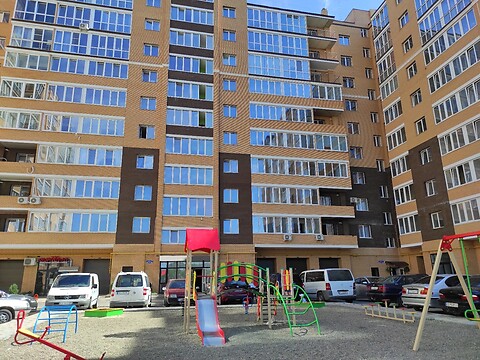 Продается 1-комнатная квартира 46 кв. м в Черновцах, ул. Черновола Вячеслава