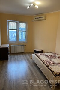 Продается 1-комнатная квартира 33 кв. м в Киеве, ул. Межевая