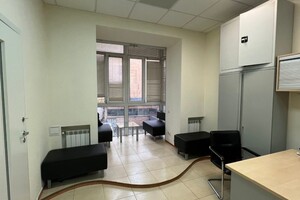 Продается 2-комнатная квартира 40 кв. м в Киеве, ул. Софиевская