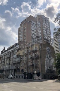 Продается 1-комнатная квартира 43 кв. м в Киеве, ул. Антоновича