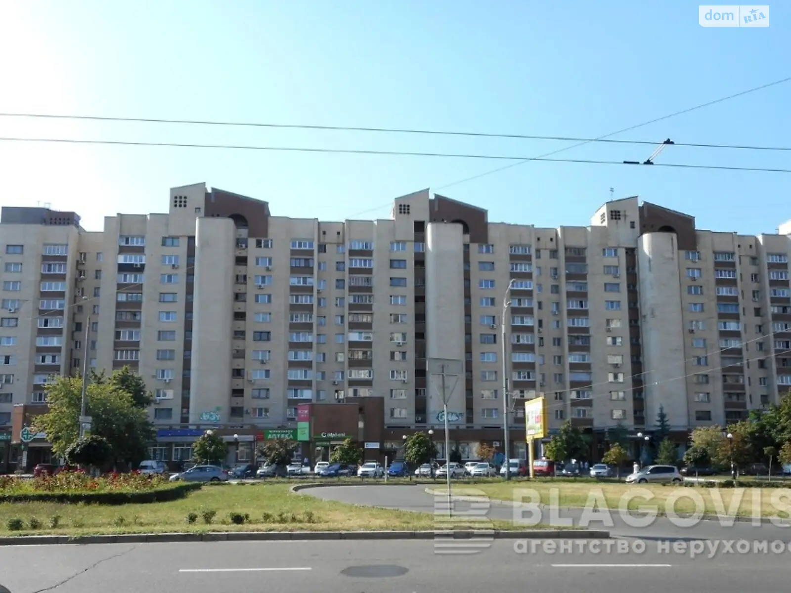 Продається 3-кімнатна квартира 78 кв. м у Києві, вул. Левка Лук'яненка, 18