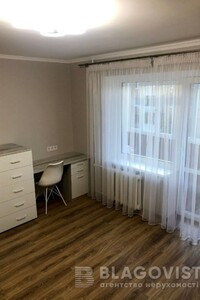 Продается 2-комнатная квартира 45 кв. м в Киеве, ул. Полковника Потехина