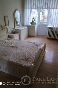 Продается 3-комнатная квартира 78 кв. м в Киеве, Богдана Хмельницкого улица