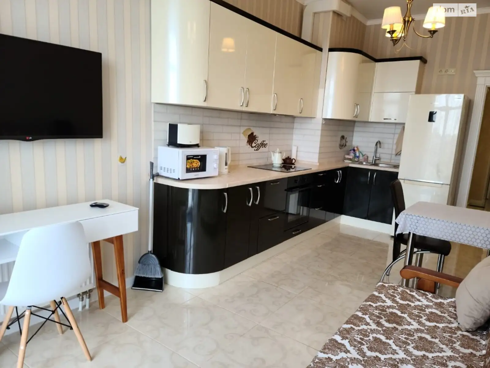 Сдается в аренду 1-комнатная квартира 47 кв. м в Одессе, пер. Ванный, 1 - фото 1