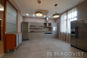 Продается 4-комнатная квартира 160 кв. м в Киеве, Никольско-Ботаническая улица