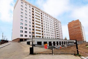 Продається 2-кімнатна квартира 78.28 кв. м у Хмельницькому, вул. Лісогринівецька