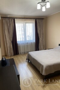 Продается 1-комнатная квартира 43 кв. м в Киеве, ул. Урловская