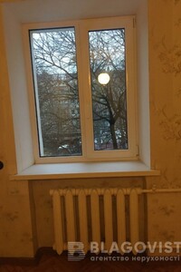 Продается 3-комнатная квартира 55 кв. м в Киеве, ул. Ванды Василевской