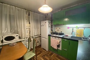 Довгострокова оренда квартири, Київ, р‑н. Подільський, ст.м. Тараса Шевченка, Оболонська вулиця, буд. 13-15