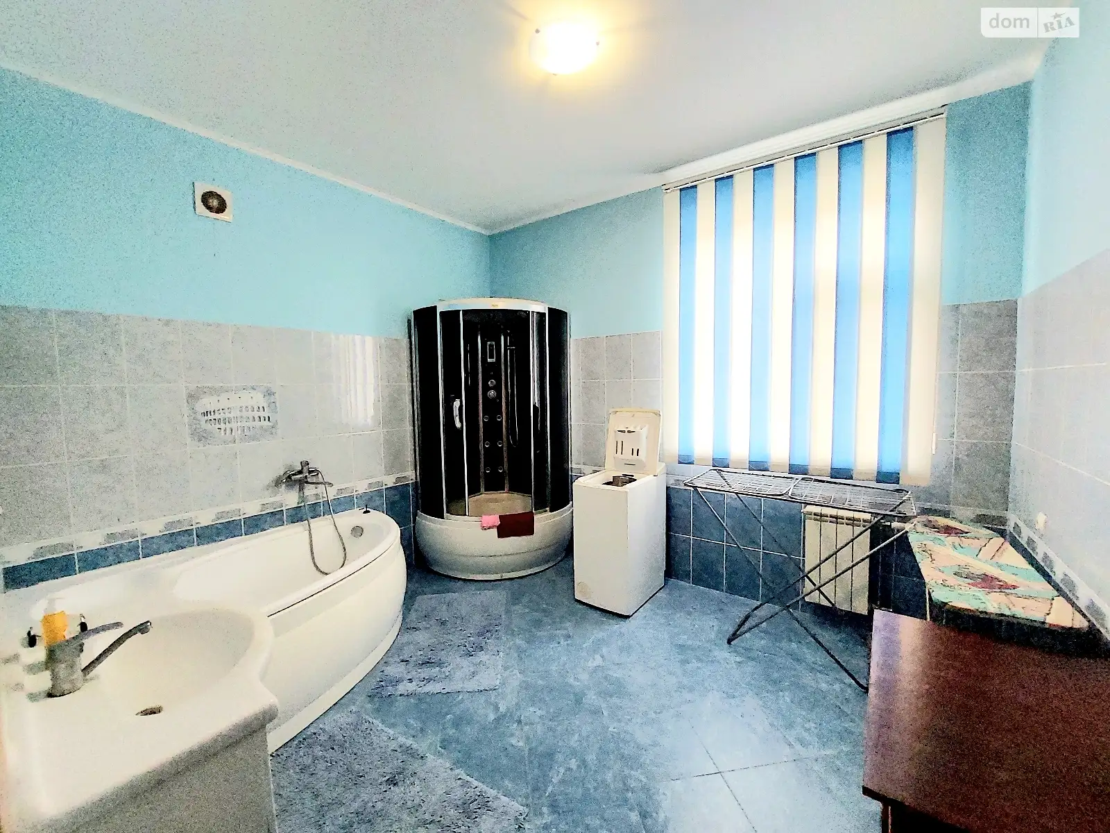 Продається 3-кімнатна квартира 104 кв. м у Ужгороді, вул. Капушанська(Перемоги), 175 - фото 1