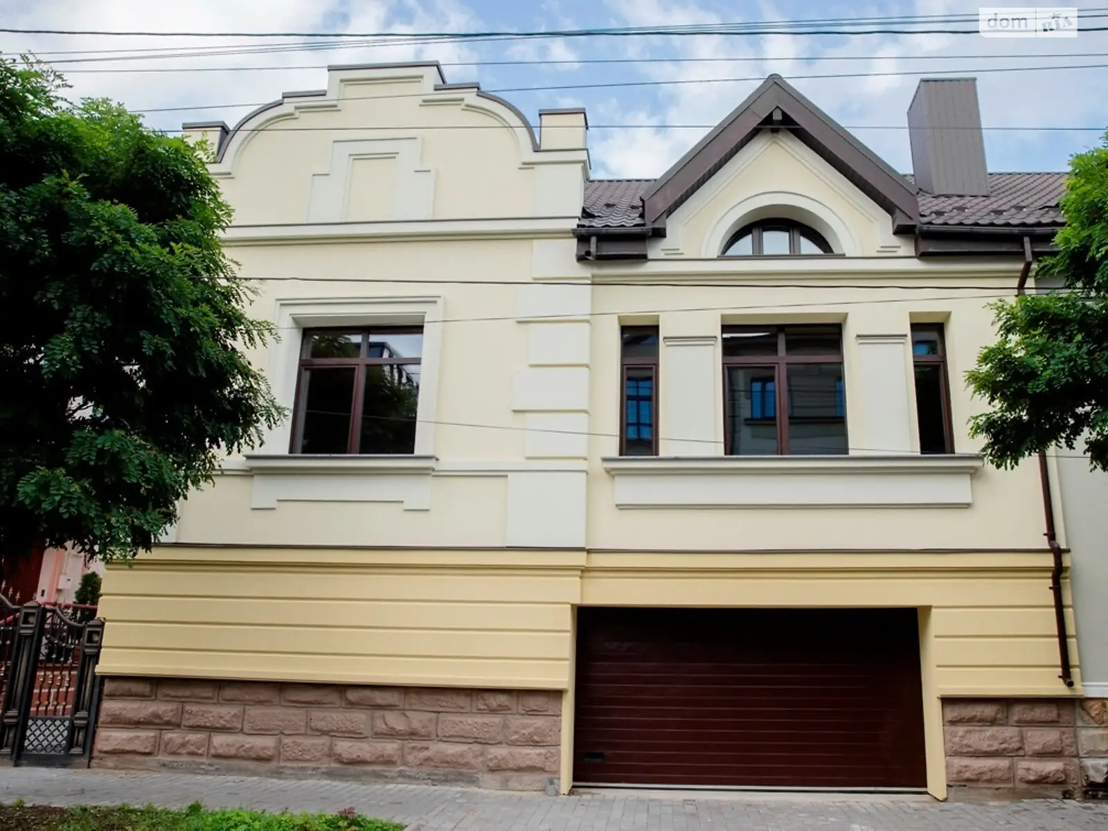 Продається одноповерховий будинок 281.9 кв. м з гаражем, цена: 284000 $ - фото 1