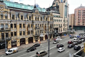 Продается 3-комнатная квартира 89 кв. м в Киеве, ул. Большая Васильковская