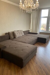 Сдается в аренду 3-комнатная квартира 160 кв. м в Черновцах, цена: 1400 $