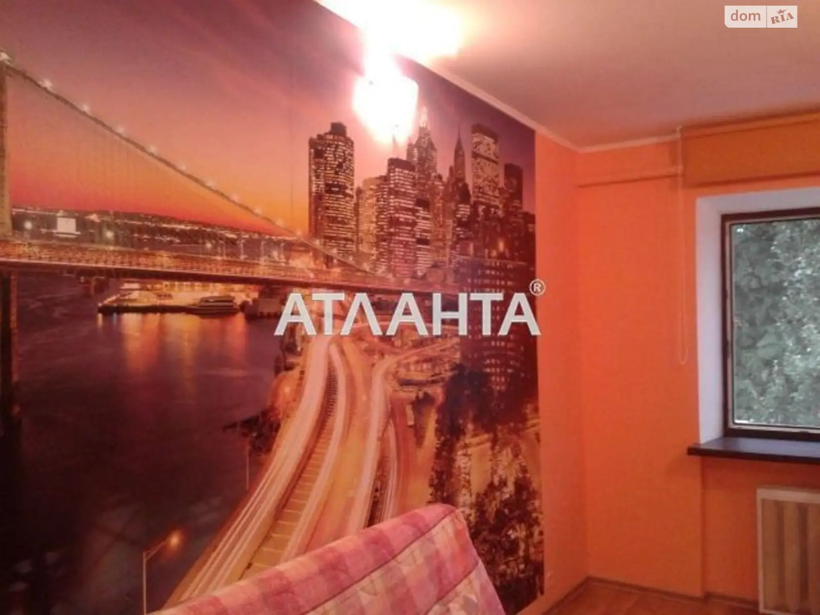 Продається 2-кімнатна квартира 43 кв. м у Одесі, вул. Романа Кармена