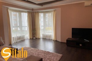 Продается 2-комнатная квартира 64.1 кв. м в Ивано-Франковске, цена: 69000 $