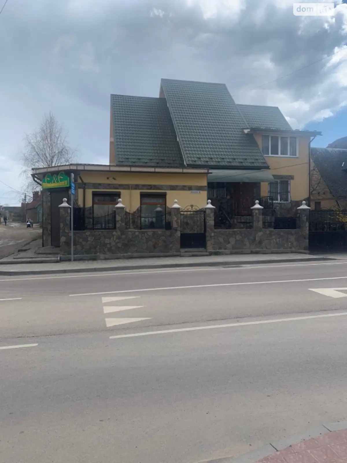 Продается дом на 2 этажа 337.8 кв. м с мансардой, цена: 300000 $ - фото 1