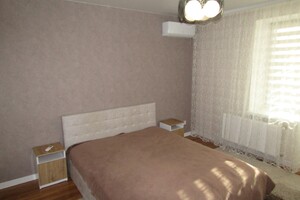 Продається 3-кімнатна квартира 87 кв. м у Вінниці, вул. Петра Запорожця