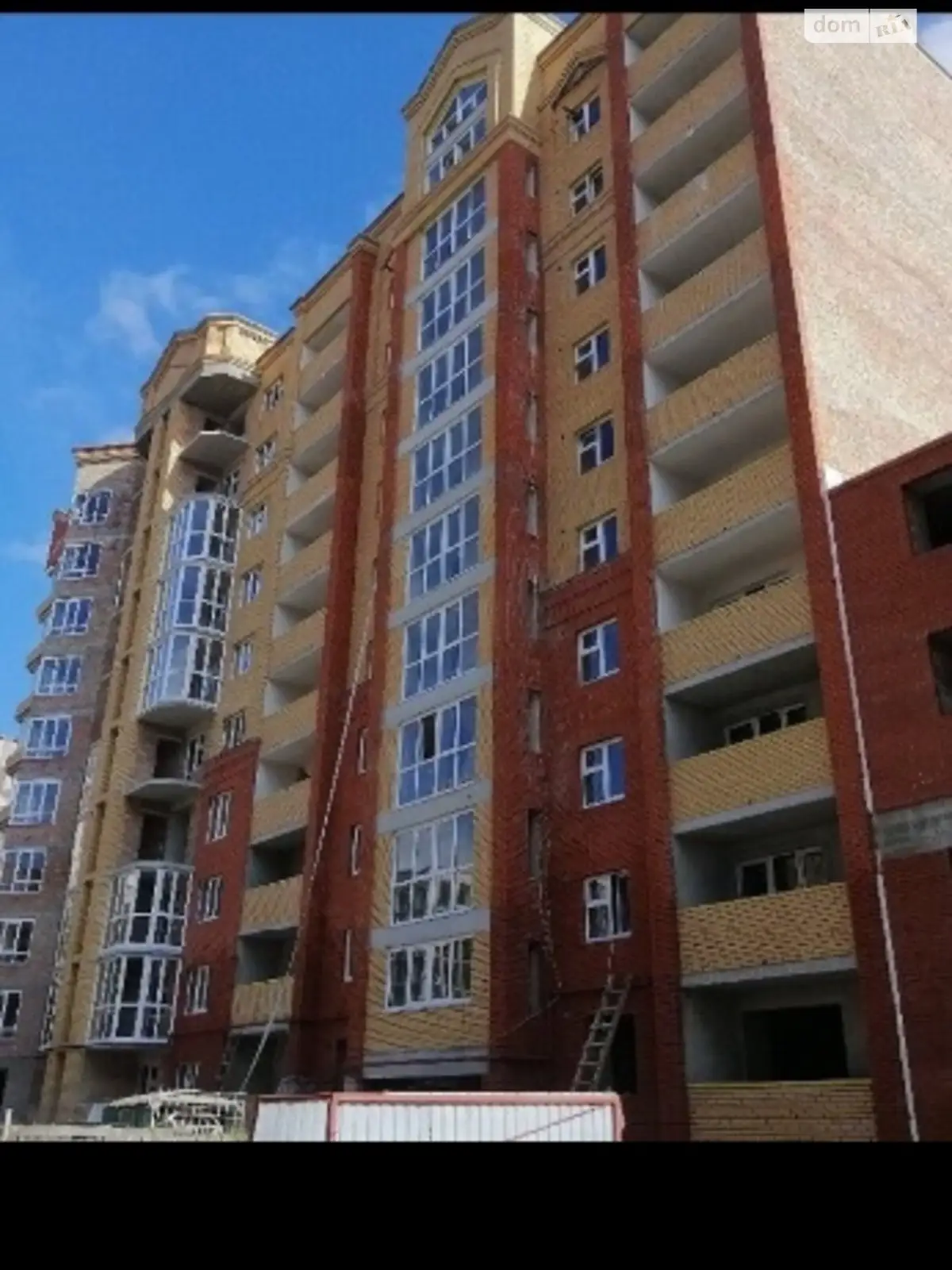3-комнатная квартира 86 кв. м в Тернополе, ул. Генерала Мирона Тарнавского - фото 1