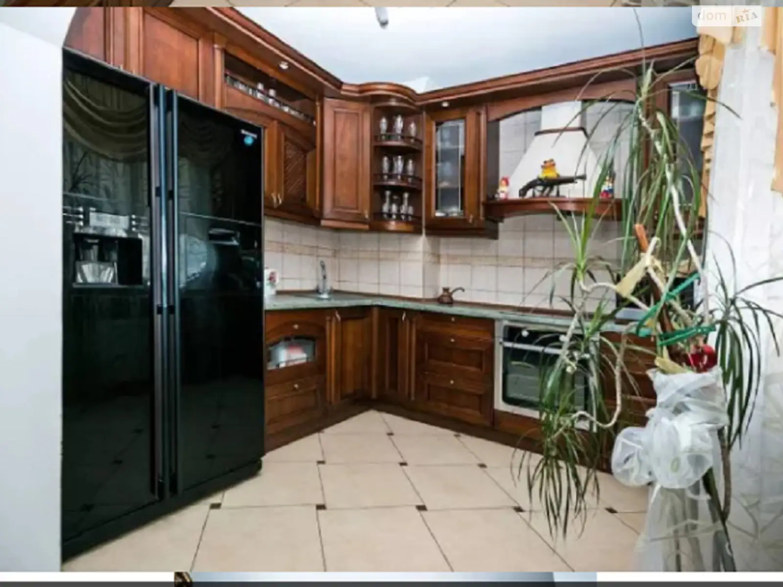 Продается 4-комнатная квартира 97 кв. м в Одессе, ул. Академика Вильямса, 56