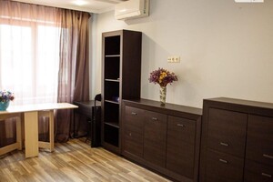 Продается 2-комнатная квартира 54 кв. м в Ужгороде, Пестеля улица