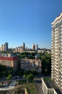 Продается 9-комнатная квартира 290 кв. м в Киеве, ул. Коновальца Евгения