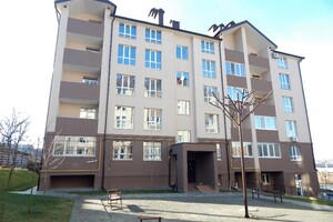 Продается 1-комнатная квартира 36 кв. м в Ирпене, ул. Григория Сковороды
