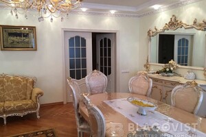Продается 4-комнатная квартира 156 кв. м в Киеве, Щекавицкая улица