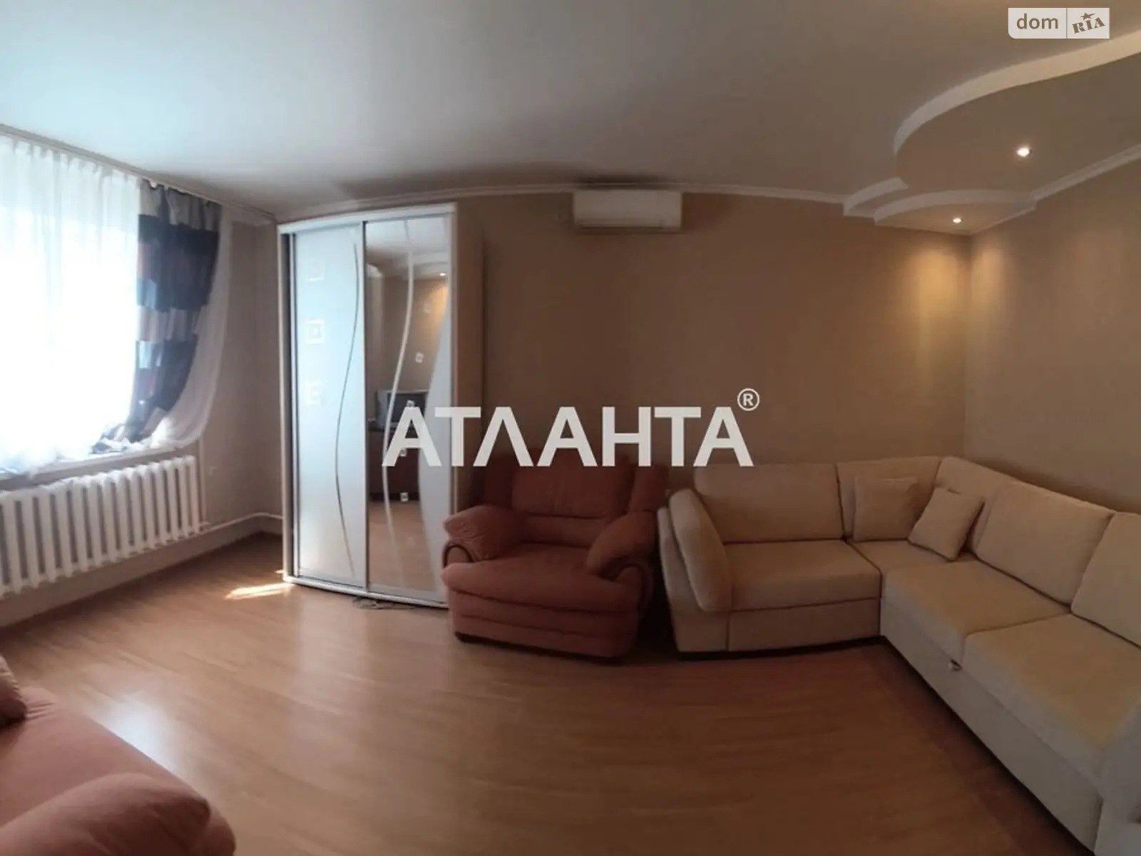 Продается дом на 2 этажа 120 кв. м с гаражом, цена: 48800 $ - фото 1