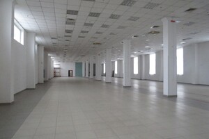 Сдается в аренду помещения свободного назначения 1400 кв. м в 3-этажном здании, цена: 98000 грн