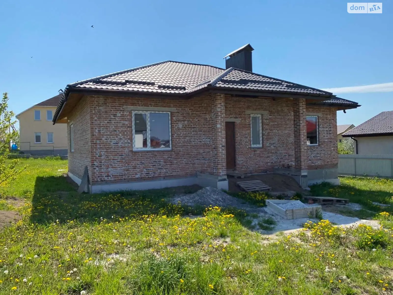 Продается одноэтажный дом 120 кв. м с беседкой, цена: 85000 € - фото 1
