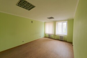 Сдается в аренду офис 62.8 кв. м в административном здании, цена: 5966 грн