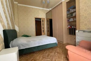 Продается 3-комнатная квартира 59.9 кв. м в Днепре, ул. Жуковского Василия