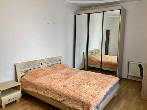 Продается 3-комнатная квартира 75 кв. м в Днепре, ул. Караваева
