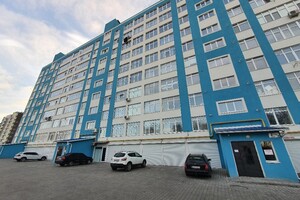 Продается 2-комнатная квартира 67 кв. м в Хмельницком, ул. Гетмана Мазепы(Красовского Маршала)