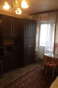 Продается 1-комнатная квартира 28 кв. м в Киеве, ул. Братиславская