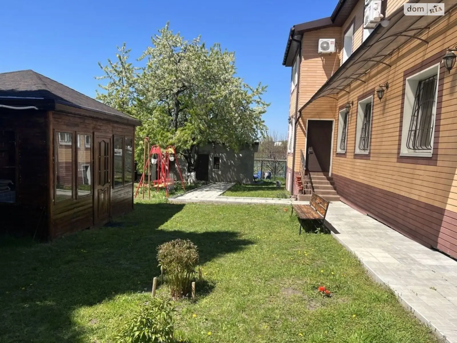 Продается дом на 2 этажа 202 кв. м с террасой, цена: 145000 $ - фото 1