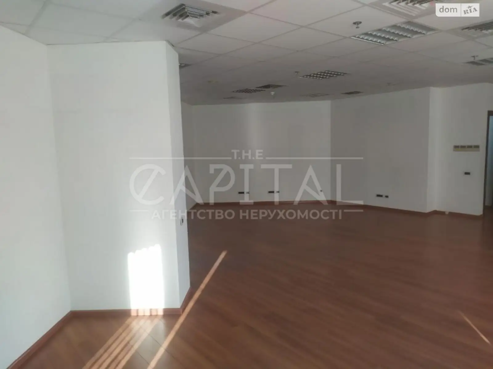 Сдается в аренду офис 310 кв. м в бизнес-центре, цена: 4650 $ - фото 1