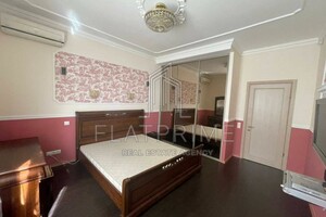 Продается 2-комнатная квартира 68 кв. м в Киеве, пл. Леси Украинки