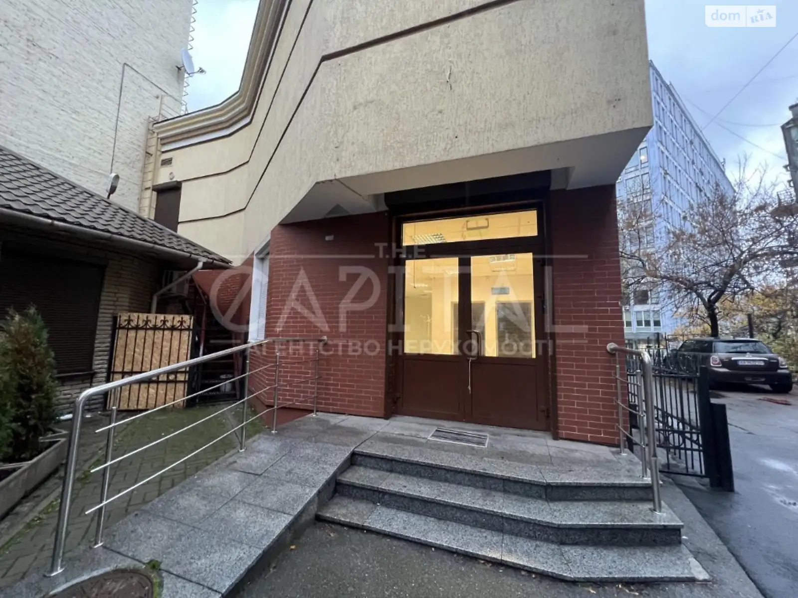 Здається в оренду офіс 366 кв. м в бізнес-центрі, цена: 4500 $ - фото 1