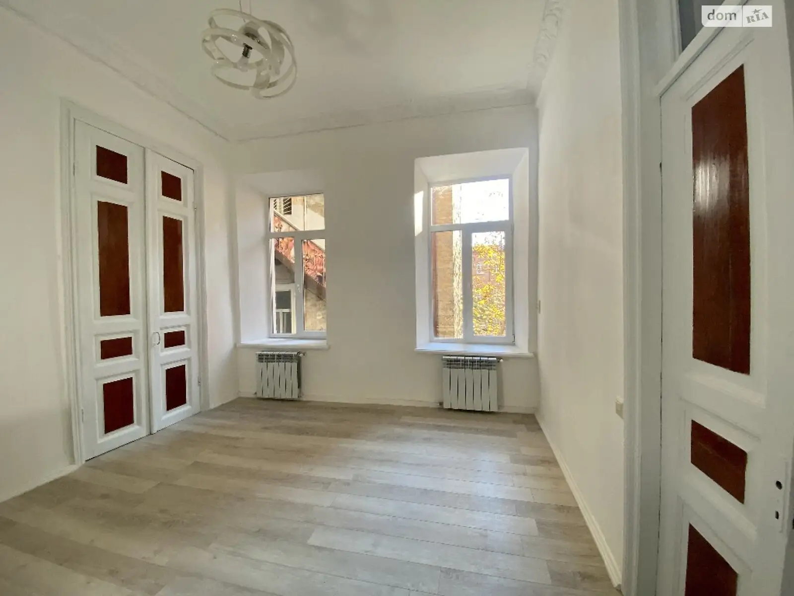 Продается 3-комнатная квартира 48 кв. м в Одессе, ул. Базарная - фото 1