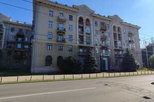 Сдается в аренду объект сферы услуг 1400 кв. м в 5-этажном здании, цена: 420000 грн