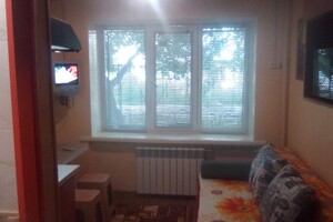 Сдается в аренду 1-комнатная квартира 15 кв. м в Николаеве, цена: 2600 грн