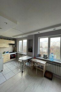 Продается 3-комнатная квартира 63 кв. м в Харькове, Амосова